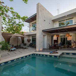 Casa Del Arbol , Tulum Mexico